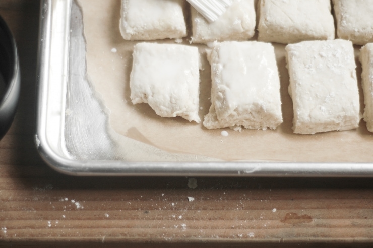 Easy Buttermilk Biscuits Recipe | sophisticatedgourmet.com